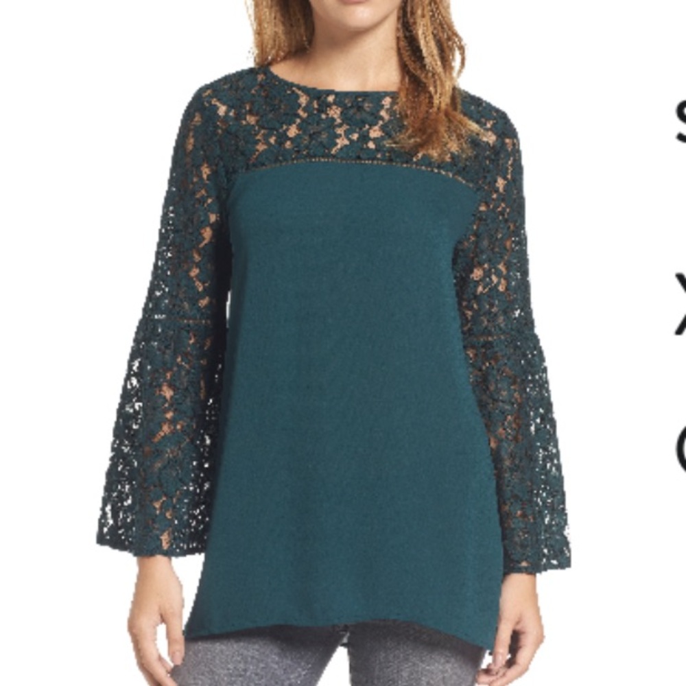 NWOT Halogen Forest Green Lace Bell Sleeve Blouse.  Women’s XSP